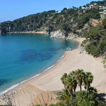 Con Jardin Y Piscina Holiday home *